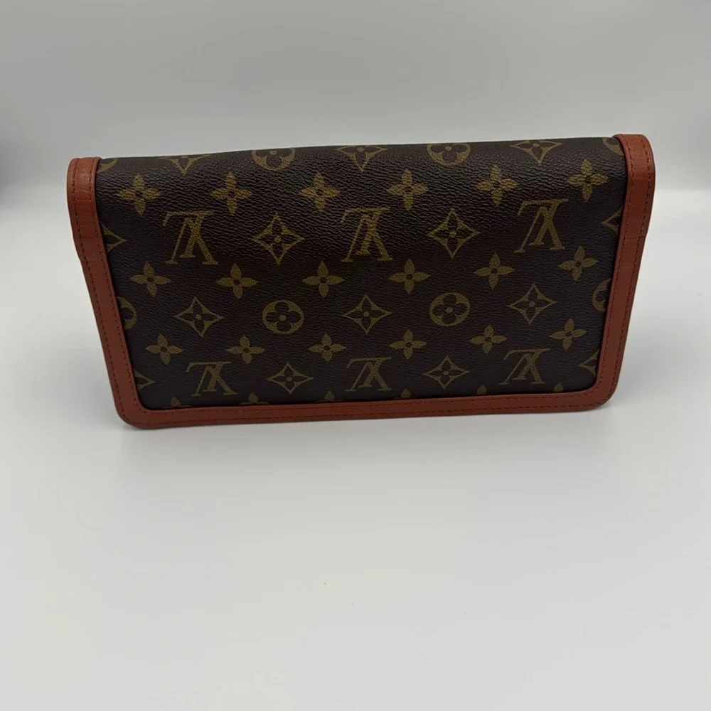 Louis Vuitton Pochette Dame Clutch